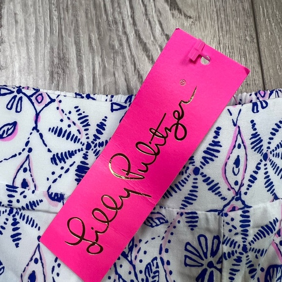 Lilly Pulitzer Neilah Mid-Rise Short in Resort White Time to Shine Engineered - Picture 7 of 8